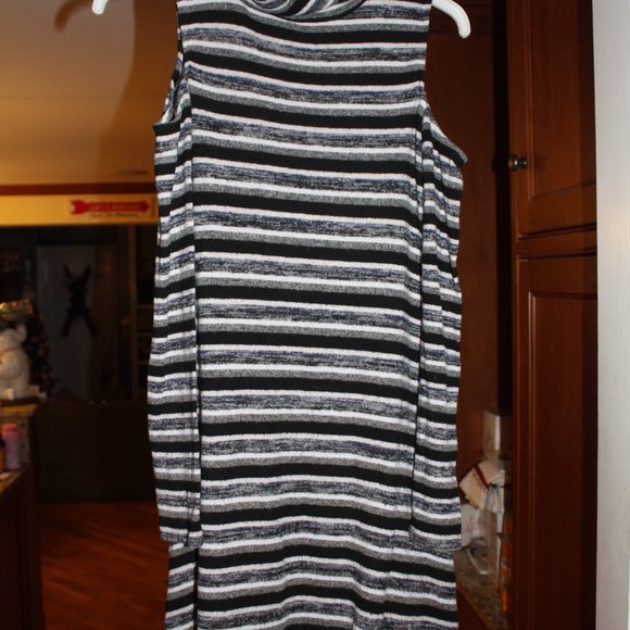 American Eagle Outfitters Black & White Striped Turtleneck Sweater Dress Size M - Picture 7 of 9